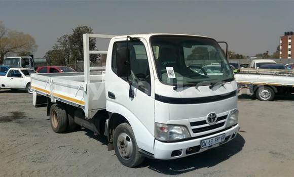 Acheter Occasion Utilitaire Toyota Dyna Blanc à Ndola, Zambie Acheter Occasion Utilitaire Toyota Dyna Blanc à Ndola, Zambie