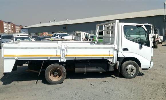 Acheter Occasion Utilitaire Toyota Dyna Blanc à Ndola, Zambie Acheter Occasion Utilitaire Toyota Dyna Blanc à Ndola, Zambie