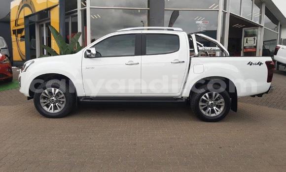 Buy Used Isuzu D–MAX White Car in Lusaka in Zambia Buy Used Isuzu D–MAX White Car in Lusaka in Zambia