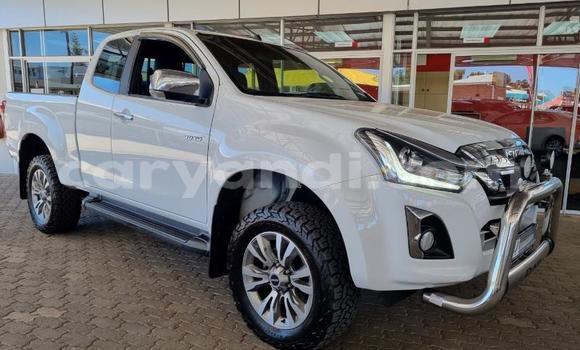 Buy Used Isuzu D–MAX White Car in Lusaka in Zambia Buy Used Isuzu D–MAX White Car in Lusaka in Zambia