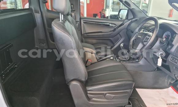 Buy Used Isuzu D–MAX White Car in Lusaka in Zambia Buy Used Isuzu D–MAX White Car in Lusaka in Zambia
