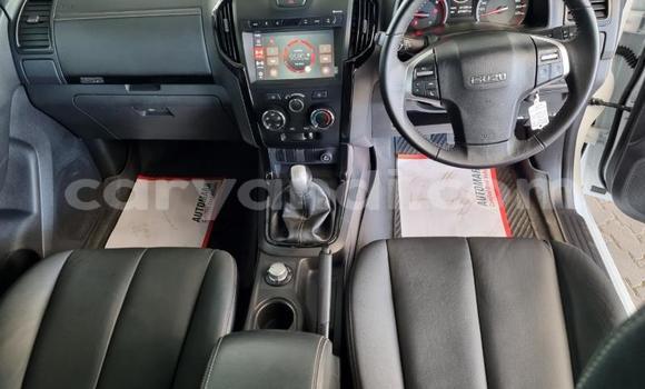 Buy Used Isuzu D–MAX White Car in Lusaka in Zambia Buy Used Isuzu D–MAX White Car in Lusaka in Zambia