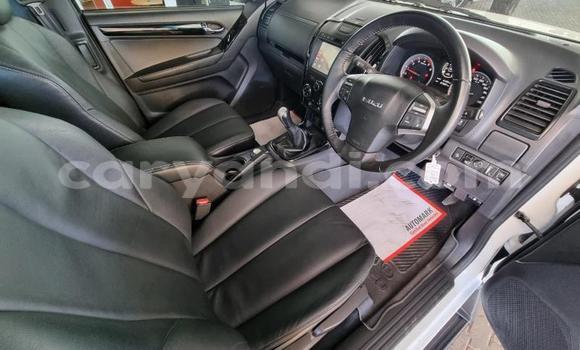 Buy Used Isuzu D–MAX White Car in Lusaka in Zambia Buy Used Isuzu D–MAX White Car in Lusaka in Zambia