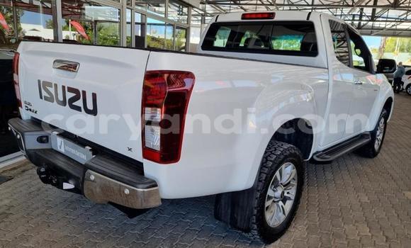 Buy Used Isuzu D–MAX White Car in Lusaka in Zambia Buy Used Isuzu D–MAX White Car in Lusaka in Zambia