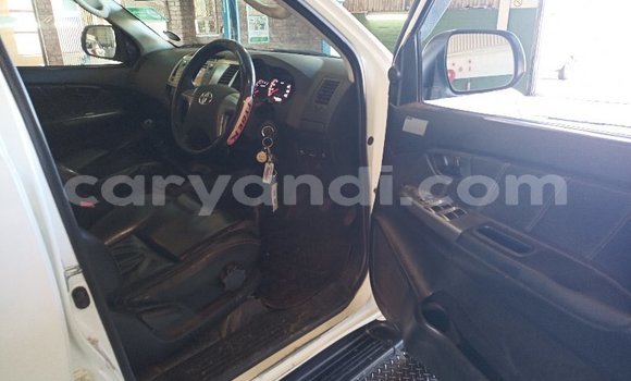 Tenga Tsaru Toyota Hilux Chena Mota in Lusaka in Zambia Tenga Tsaru Toyota Hilux Chena Mota in Lusaka in Zambia