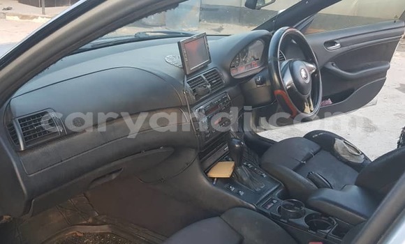Acheter Occasion Voiture BMW 3–Series Gris à Lusaka, Zambie Acheter Occasion Voiture BMW 3–Series Gris à Lusaka, Zambie
