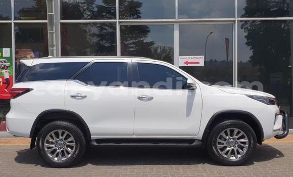 Buy Used Toyota Hilux Silver Car in Lusaka in Zambia Buy Used Toyota Hilux Silver Car in Lusaka in Zambia