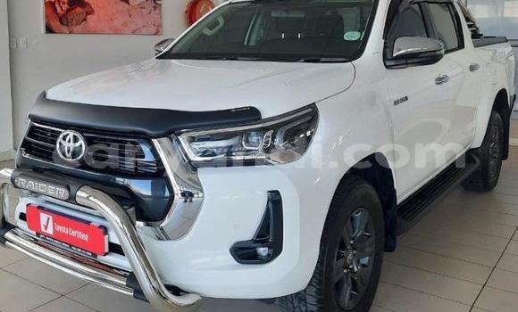 Buy Used Toyota Hilux White Car in Lusaka in Zambia