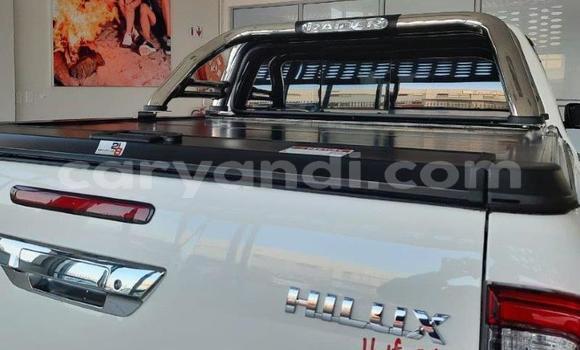 Buy Used Toyota Hilux White Car in Lusaka in Zambia Buy Used Toyota Hilux White Car in Lusaka in Zambia