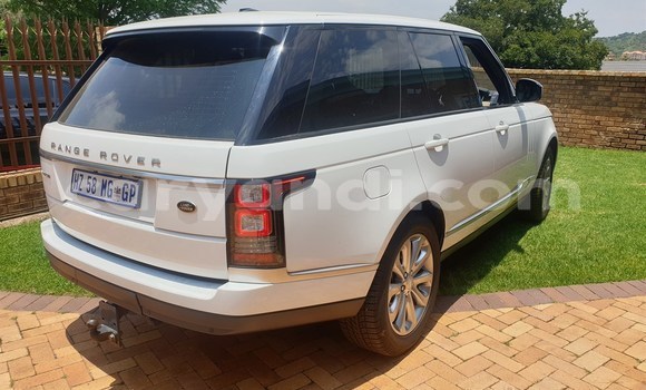 Buy Used Land Rover Range Rover White Car in Lusaka in Zambia Buy Used Land Rover Range Rover White Car in Lusaka in Zambia
