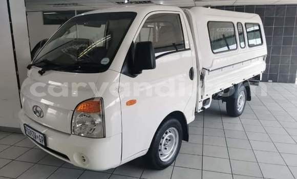 Buy Used Hyundai H200 White Truck in Chipata in Zambia