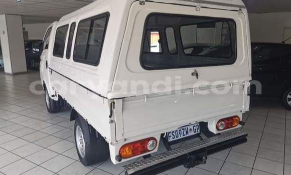 Acheter Occasion Utilitaire Hyundai H200 Blanc à Chipata, Zambie Acheter Occasion Utilitaire Hyundai H200 Blanc à Chipata, Zambie