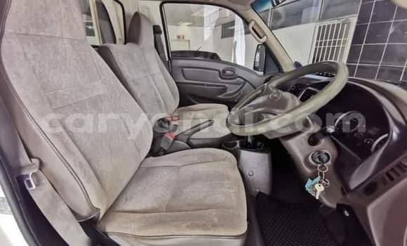 Acheter Occasion Utilitaire Hyundai H200 Blanc à Chipata, Zambie Acheter Occasion Utilitaire Hyundai H200 Blanc à Chipata, Zambie