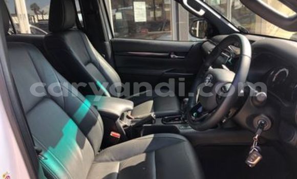 Acheter Occasion Voiture Toyota Hilux Blanc à Livingstone, Zambie Acheter Occasion Voiture Toyota Hilux Blanc à Livingstone, Zambie