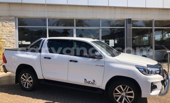 Acheter Occasion Voiture Toyota Hilux Blanc à Livingstone, Zambie Acheter Occasion Voiture Toyota Hilux Blanc à Livingstone, Zambie