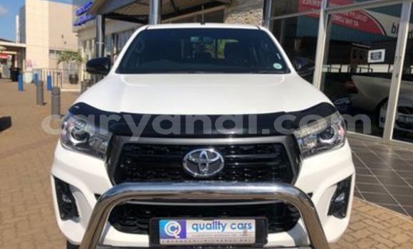 Acheter Occasion Voiture Toyota Hilux Blanc à Livingstone, Zambie Acheter Occasion Voiture Toyota Hilux Blanc à Livingstone, Zambie