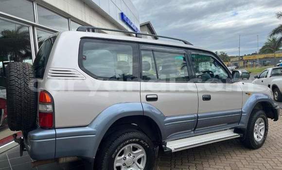 Tenga Tsaru Toyota Land Cruiser Prado Sirivha Mota in Kabwe in Zambia Tenga Tsaru Toyota Land Cruiser Prado Sirivha Mota in Kabwe in Zambia