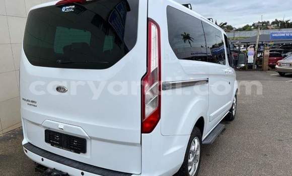 Nunua Ilio tumika Ford Tourneo Custom Nyeupe Gari ndani ya Kabwe nchini Zambia Nunua Ilio tumika Ford Tourneo Custom Nyeupe Gari ndani ya Kabwe nchini Zambia