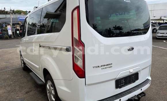Nunua Ilio tumika Ford Tourneo Custom Nyeupe Gari ndani ya Kabwe nchini Zambia Nunua Ilio tumika Ford Tourneo Custom Nyeupe Gari ndani ya Kabwe nchini Zambia