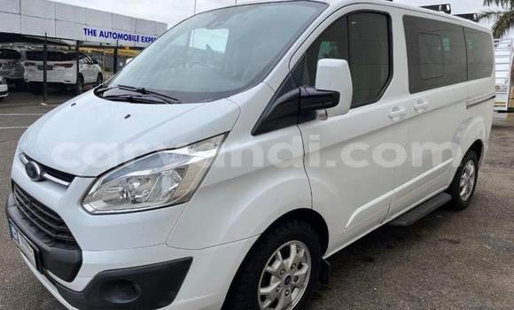 Nunua Ilio tumika Ford Tourneo Custom Nyeupe Gari ndani ya Kabwe nchini Zambia Nunua Ilio tumika Ford Tourneo Custom Nyeupe Gari ndani ya Kabwe nchini Zambia