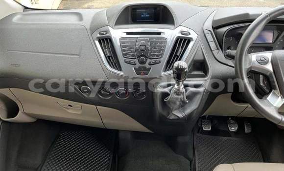 Nunua Ilio tumika Ford Tourneo Custom Nyeupe Gari ndani ya Kabwe nchini Zambia Nunua Ilio tumika Ford Tourneo Custom Nyeupe Gari ndani ya Kabwe nchini Zambia