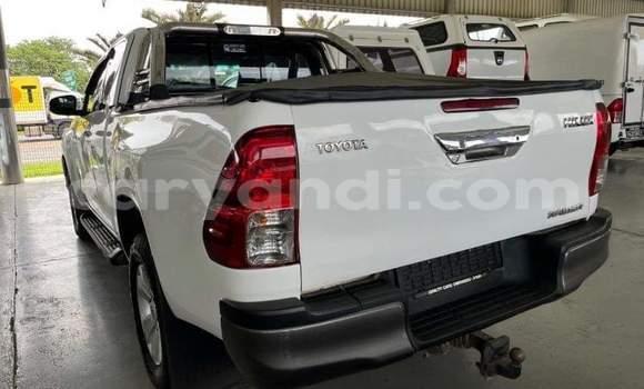 Tenga Tsaru Toyota Hilux Chena Mota in Kabwe in Zambia Tenga Tsaru Toyota Hilux Chena Mota in Kabwe in Zambia