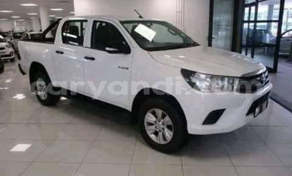 Buy Used Toyota Hilux White Car in Chipata in Zambia Buy Used Toyota Hilux White Car in Chipata in Zambia