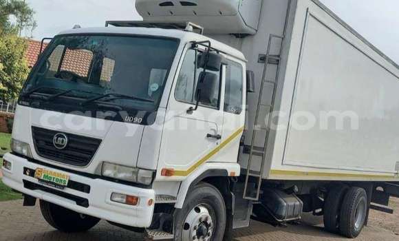 Buy Used Caterpillar 120 White Truck in Lusaka in Zambia