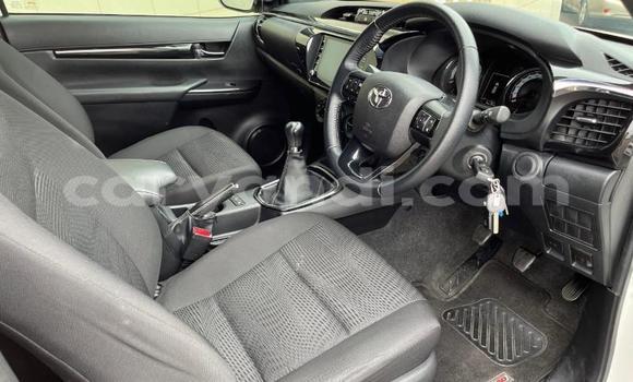 Acheter Occasion Voiture Toyota Hilux Blanc à Lusaka, Zambie Acheter Occasion Voiture Toyota Hilux Blanc à Lusaka, Zambie