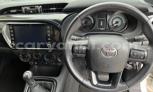 Acheter Occasion Voiture Toyota Hilux Blanc à Lusaka, Zambie Acheter Occasion Voiture Toyota Hilux Blanc à Lusaka, Zambie