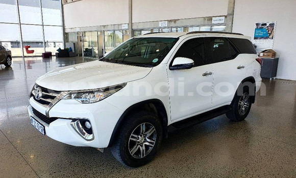 Buy Used Toyota Fortuner White Car in Livingstone in Zambia Buy Used Toyota Fortuner White Car in Livingstone in Zambia