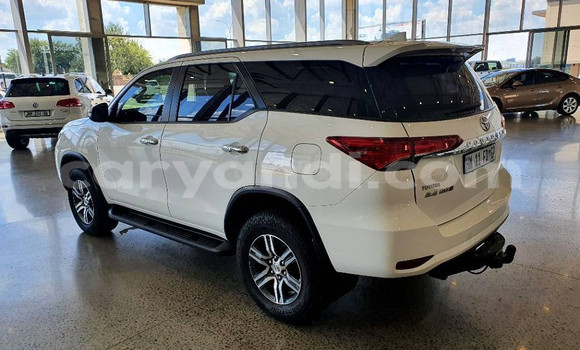 Buy Used Toyota Fortuner White Car in Livingstone in Zambia Buy Used Toyota Fortuner White Car in Livingstone in Zambia