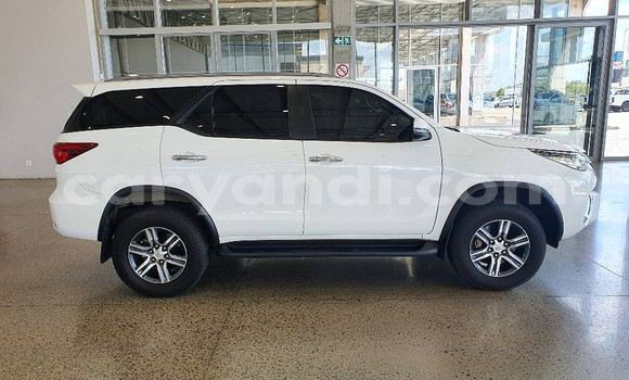 Buy Used Toyota Fortuner White Car in Livingstone in Zambia Buy Used Toyota Fortuner White Car in Livingstone in Zambia