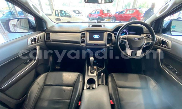 Acheter Occasion Voiture Ford Everest Blanc à Livingstone, Zambie Acheter Occasion Voiture Ford Everest Blanc à Livingstone, Zambie