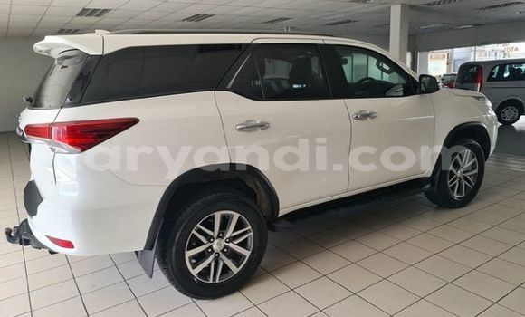 Buy Used Toyota Fortuner White Car in Chilanga in Lusaka Buy Used Toyota Fortuner White Car in Chilanga in Lusaka
