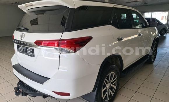 Buy Used Toyota Fortuner White Car in Chilanga in Lusaka Buy Used Toyota Fortuner White Car in Chilanga in Lusaka