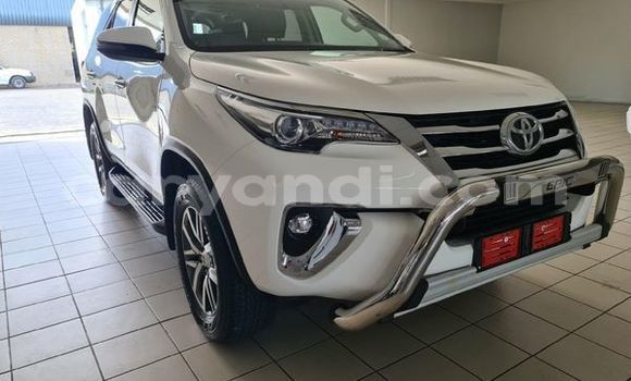 Buy Used Toyota Fortuner White Car in Chilanga in Lusaka Buy Used Toyota Fortuner White Car in Chilanga in Lusaka