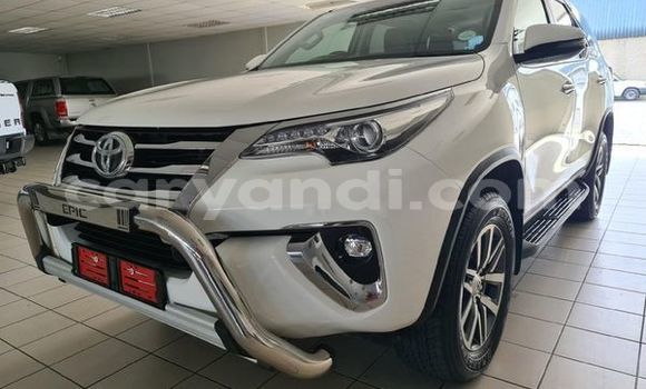 Buy Used Toyota Fortuner White Car in Chilanga in Lusaka Buy Used Toyota Fortuner White Car in Chilanga in Lusaka