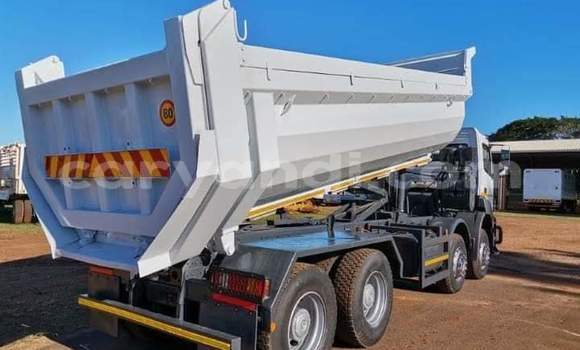 Tenga Tsaru Mercedes–Benz Tipper Chena Rori in Lusaka in Zambia Tenga Tsaru Mercedes–Benz Tipper Chena Rori in Lusaka in Zambia