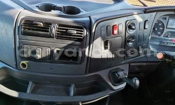 Nunua Ilio tumika Mercedes–Benz Tipper Nyeupe Lori ndani ya Lusaka nchini Zambia Nunua Ilio tumika Mercedes–Benz Tipper Nyeupe Lori ndani ya Lusaka nchini Zambia