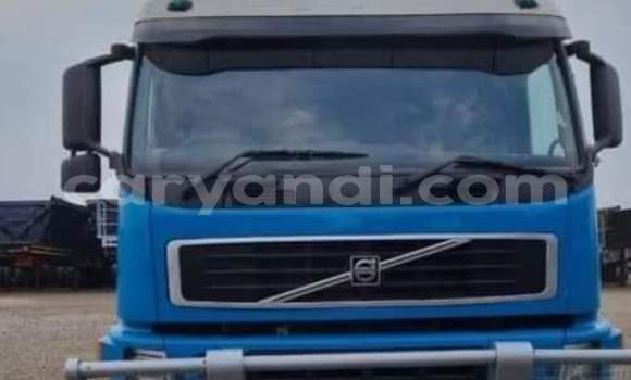 Acheter Occasion Utilitaire Volvo FL Blanc à Lusaka, Zambie