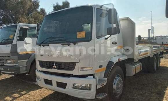Acheter Occasion Utilitaire Mitsubishi Fuso Blanc à Lusaka, Zambie Acheter Occasion Utilitaire Mitsubishi Fuso Blanc à Lusaka, Zambie
