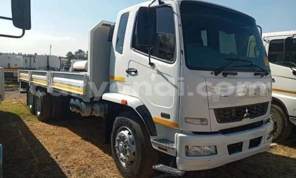 Acheter Occasion Utilitaire Mitsubishi Fuso Blanc à Lusaka, Zambie Acheter Occasion Utilitaire Mitsubishi Fuso Blanc à Lusaka, Zambie