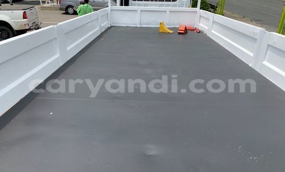 Buy Used Nissan UD White Truck in Livingstone in Zambia Buy Used Nissan UD White Truck in Livingstone in Zambia