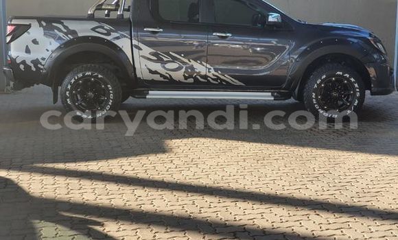 Nunua Ilio tumika Mazda BT-50 Nyeusi Gari ndani ya Livingstone nchini Zambia Nunua Ilio tumika Mazda BT-50 Nyeusi Gari ndani ya Livingstone nchini Zambia