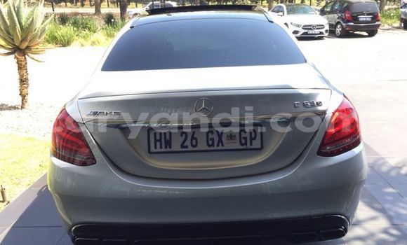 Acheter Occasion Voiture Mercedes‒Benz C-klasse AMG Gris à Livingstone, Zambie Acheter Occasion Voiture Mercedes‒Benz C-klasse AMG Gris à Livingstone, Zambie