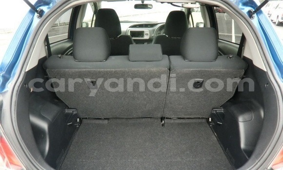 Nunua Ilio tumika Toyota Vitz Bluu Gari ndani ya Livingstone nchini Zambia Nunua Ilio tumika Toyota Vitz Bluu Gari ndani ya Livingstone nchini Zambia