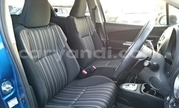 Nunua Ilio tumika Toyota Vitz Bluu Gari ndani ya Livingstone nchini Zambia Nunua Ilio tumika Toyota Vitz Bluu Gari ndani ya Livingstone nchini Zambia