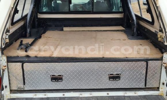 Acheter Occasion Voiture Isuzu KB Blanc à Livingstone, Zambie Acheter Occasion Voiture Isuzu KB Blanc à Livingstone, Zambie