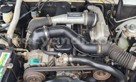 Acheter Occasion Voiture Isuzu KB Blanc à Livingstone, Zambie Acheter Occasion Voiture Isuzu KB Blanc à Livingstone, Zambie